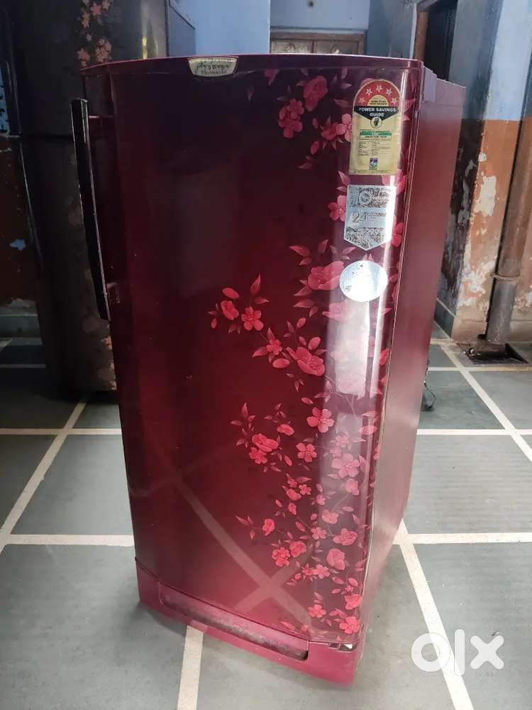Godrej 5 star fridge 190 ltr. With dry space nice running condition