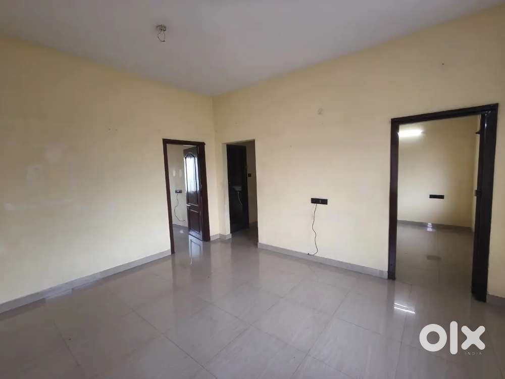 Spacious 2 BHK for Vegetarians Only