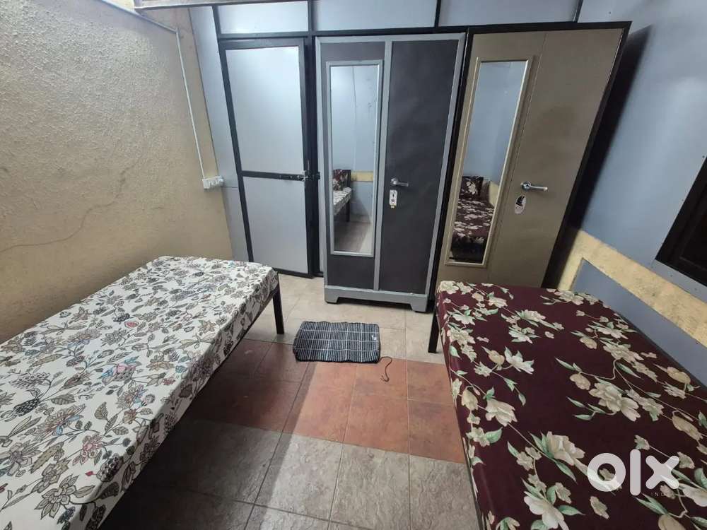 IN GOREGAON Pg at prime area premium rooms fully furnished ac non ac