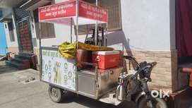 Sugarcane juice selling machine, new battery, good condition