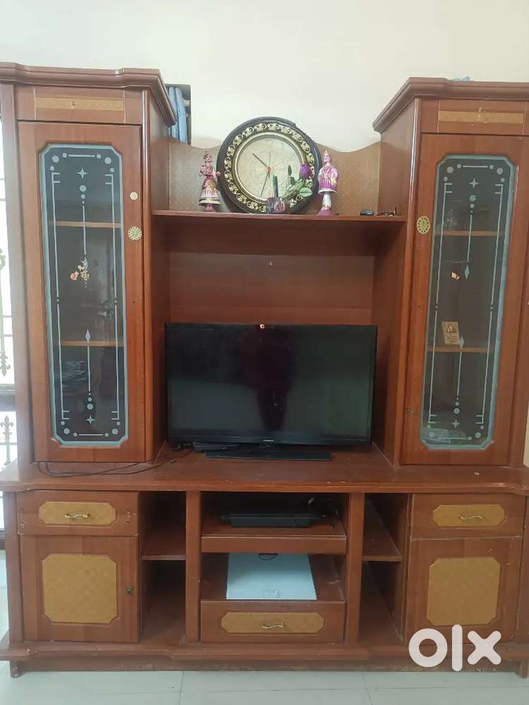 Showcase ( for hall room )