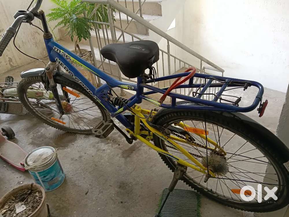 Rarely used Cycle with both side shockers