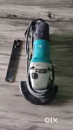 Makita Angle Grinder 9558HP 125mm (5) 840W in Very Good Condition