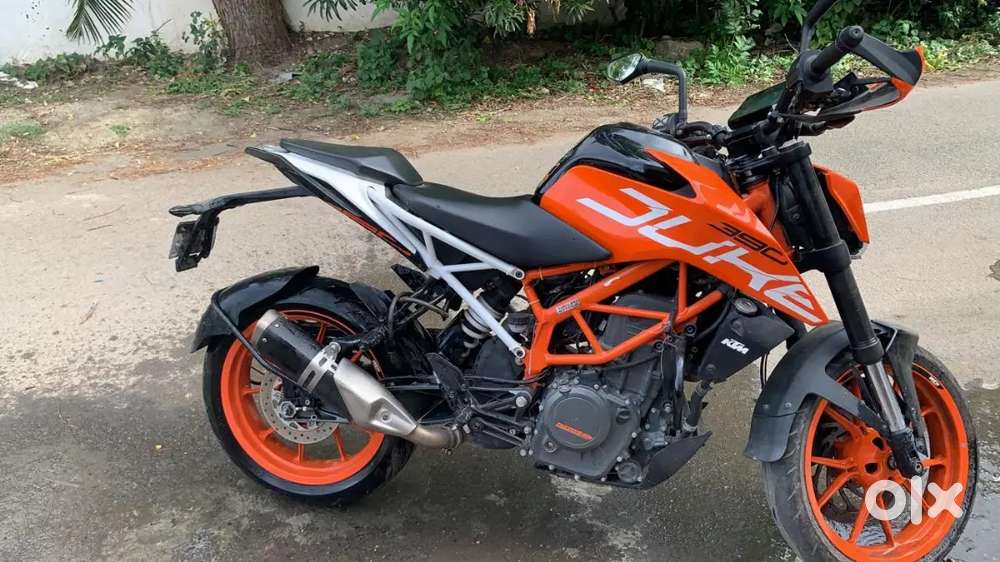KTM DUKE 390  PAKKA MAINTAINED , FANCY NUMBER