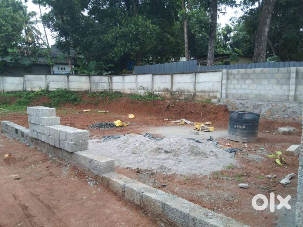 മുഖത്തല ജംഗ്ഷന് സമീപം 7.750 സെന്റ്. 4 സെന്റ് ഹൗസിങ് പ്ലോട്ടുകൾ