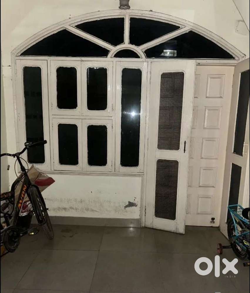 1 room without kitchen in chawla colony