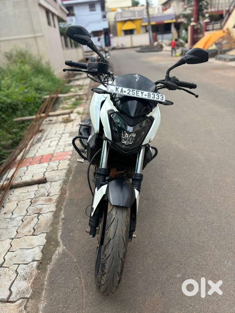 Bajaj Dominar 400(2017)