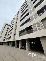 (CODE R-1432) 3BHK FLAT NR.VAIKUNTH CHAR RASTA,SAVITA HOSPITAL ROAD.