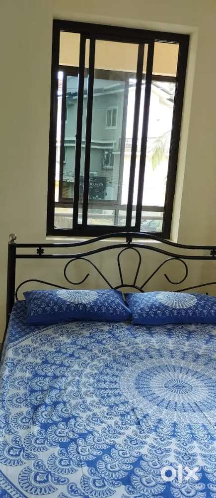 1/ 2 BHK FURN. FLAT AT MARGAO MARKET , CAR PARKING FOR TRANSFERABLE F.
