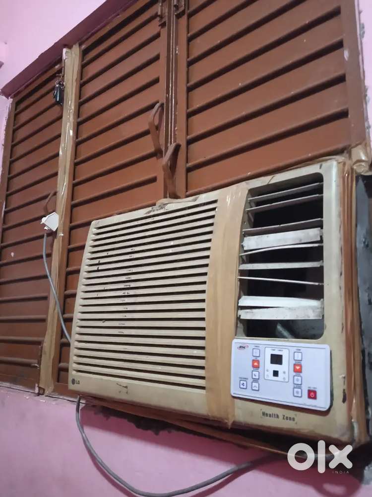 Jo ladki khana bna sake kapde dhul sake or room ki safai kr de uske l