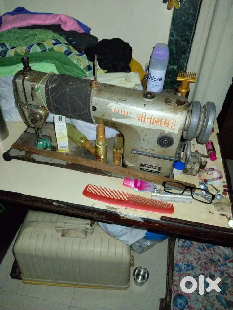 Mitshubishi DB 199 sewing machine