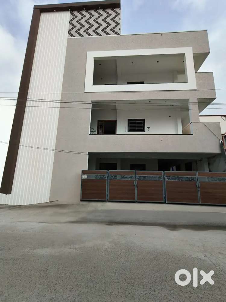 2BHK Semifurnished Flat with Car Parking