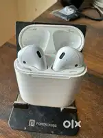 Apple AirPods 2nd Gen with Charging Case – Excellent Condition