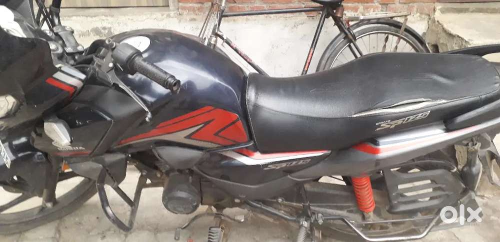 Good condition koi kmi nhi h bss fayeber chatki h