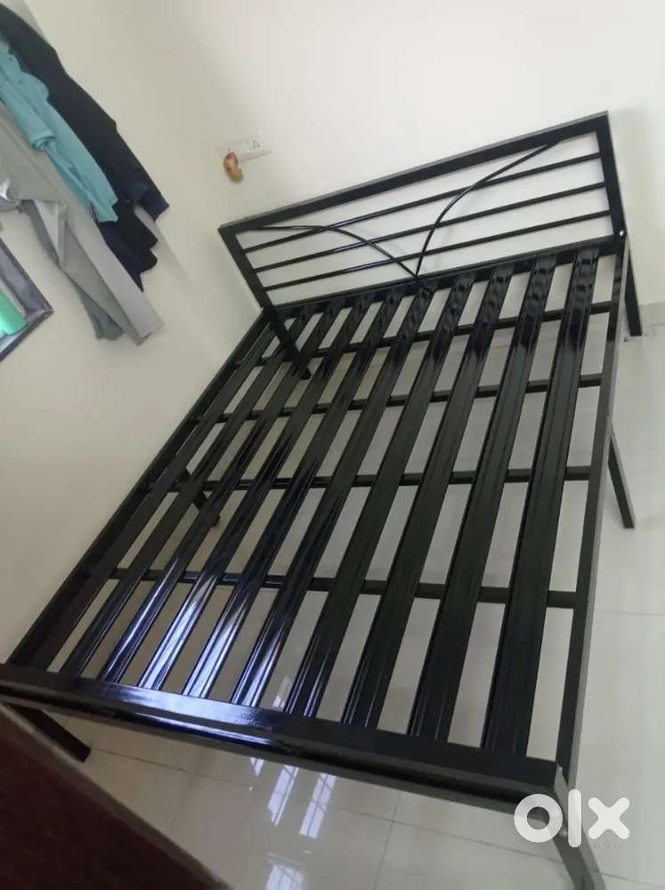 New Queen size Full metal bed Foldable 5*6ft