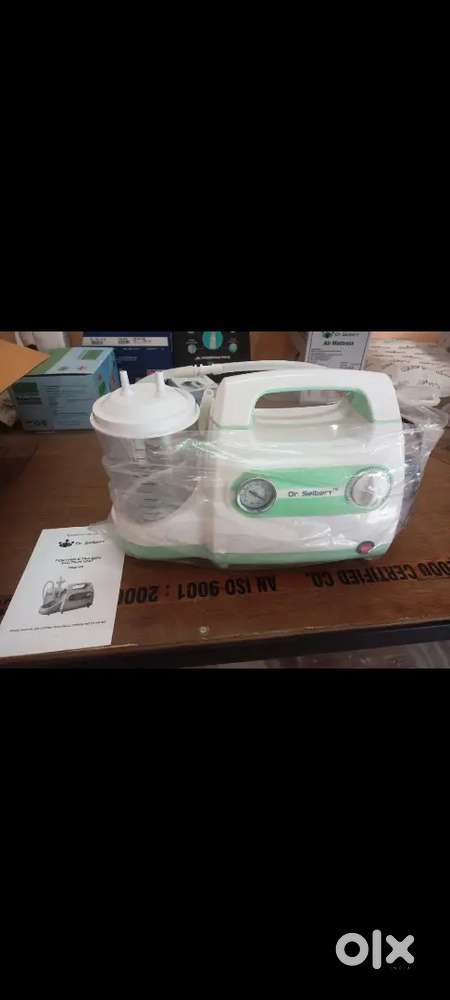 Portable phlegm suction unit