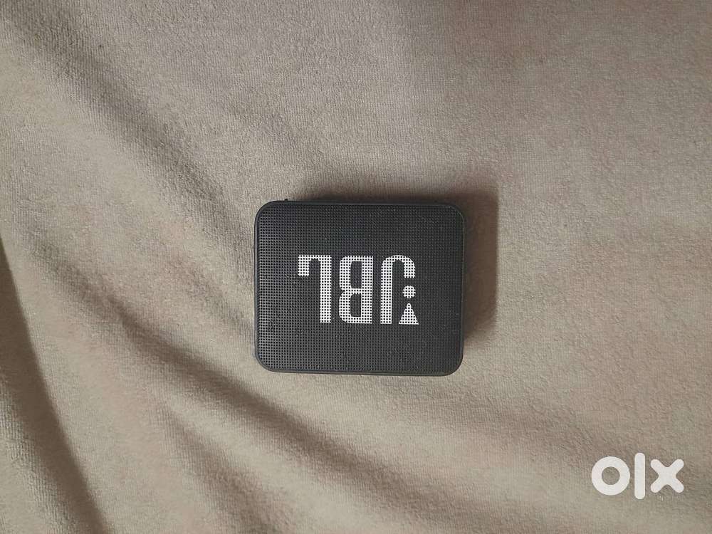 Speakers: JBL GO 2