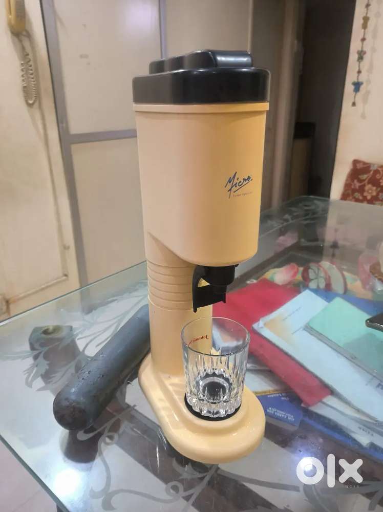 Non electric soda maker