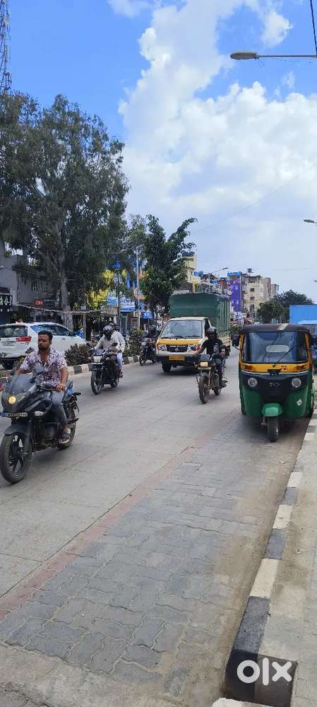 Thanisandra Main Road 30*50 Besment+ 5 Floor's Lift Car Parking