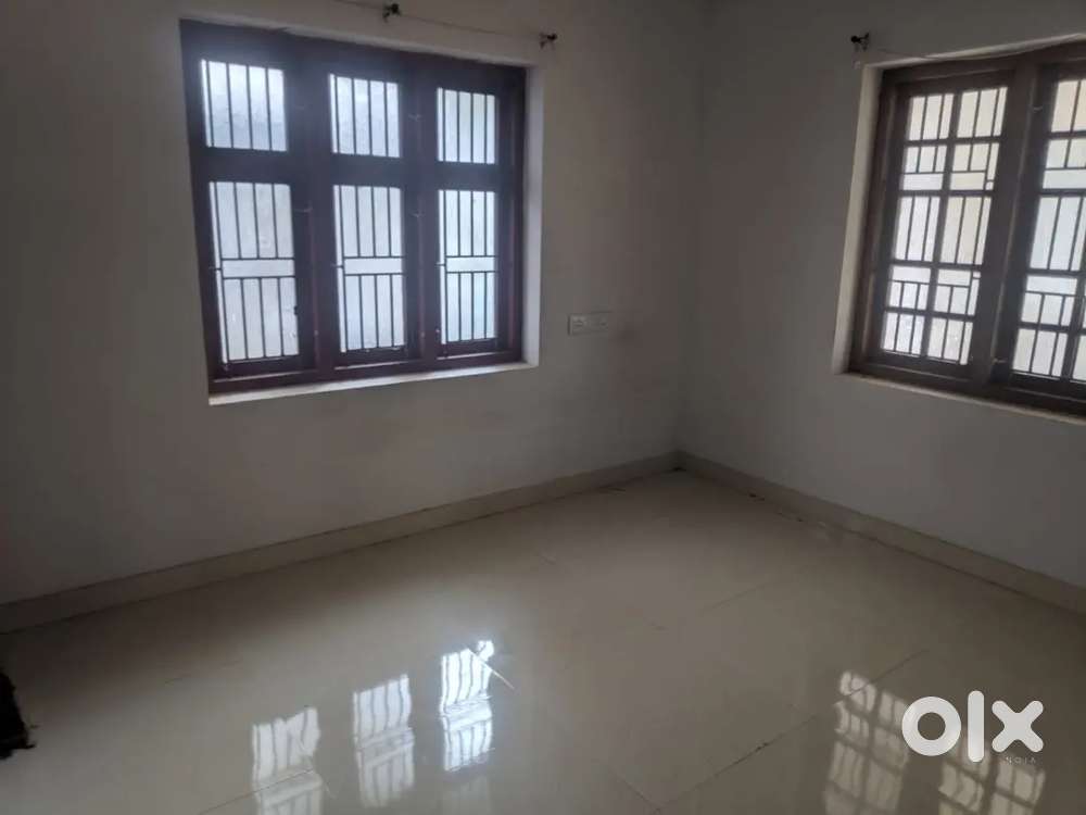 2 bhk house rent for bachelers near karaparamba