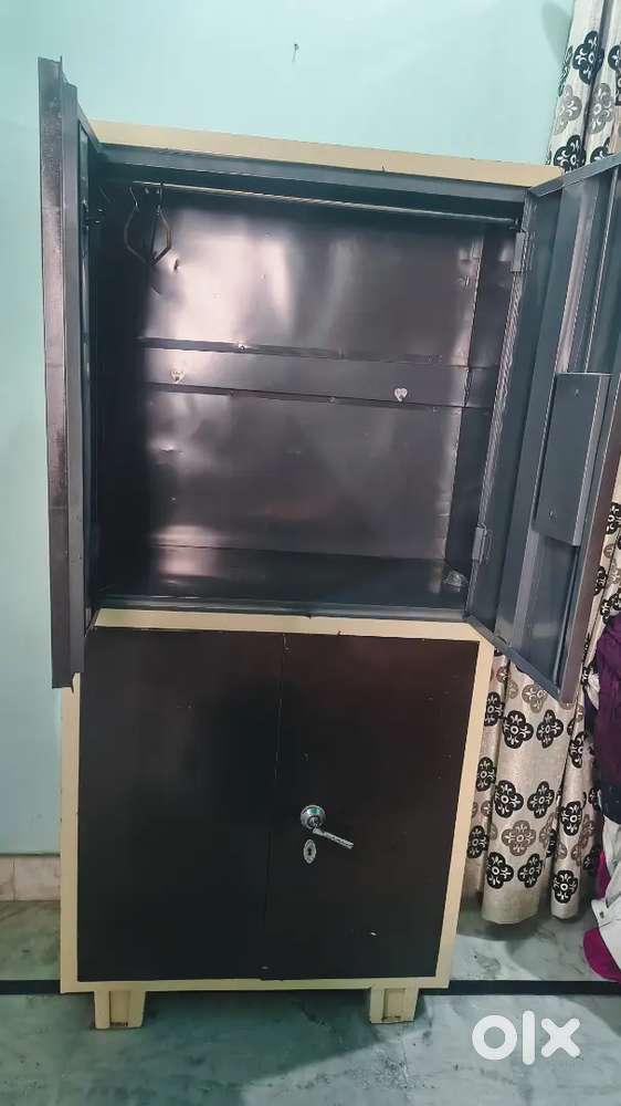 Almari best condition best price