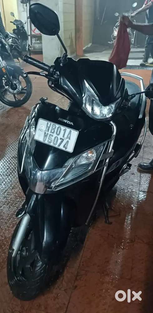 Honda Activa 125- Pearl Night Star Black Color