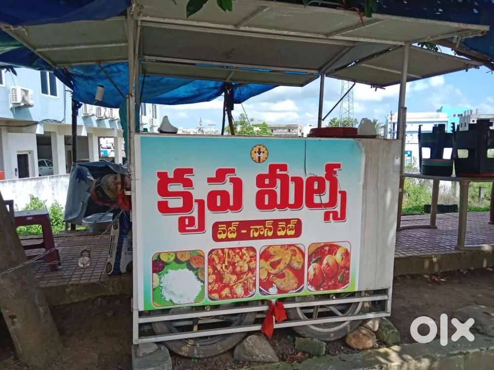 Food bandi ricehotbox with some chairstable and allplates water drum