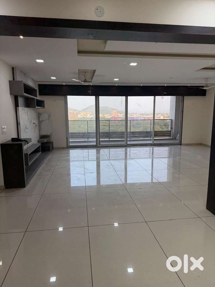 Spacious 4BHK luxury Flat with City View & Top-Class Amenities