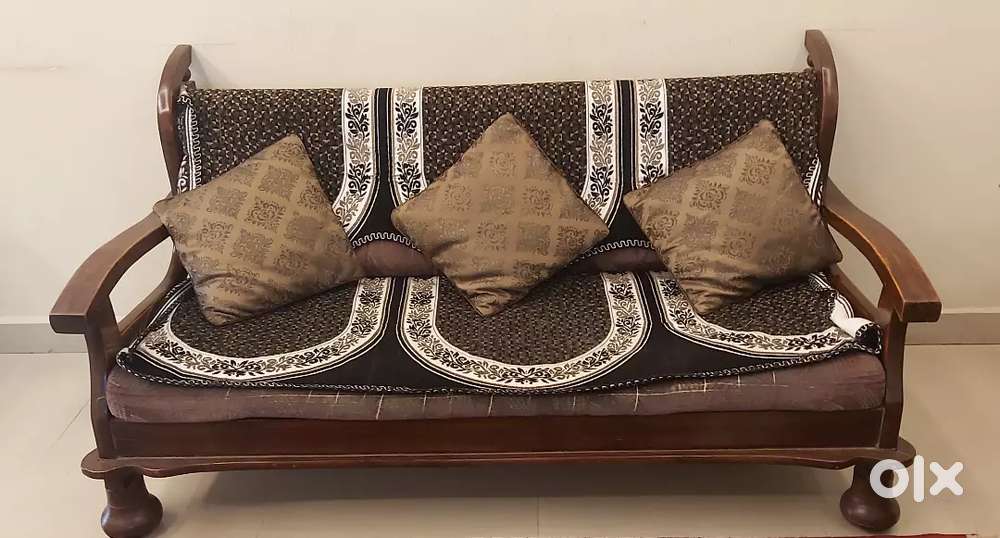 Sofa and tea table
