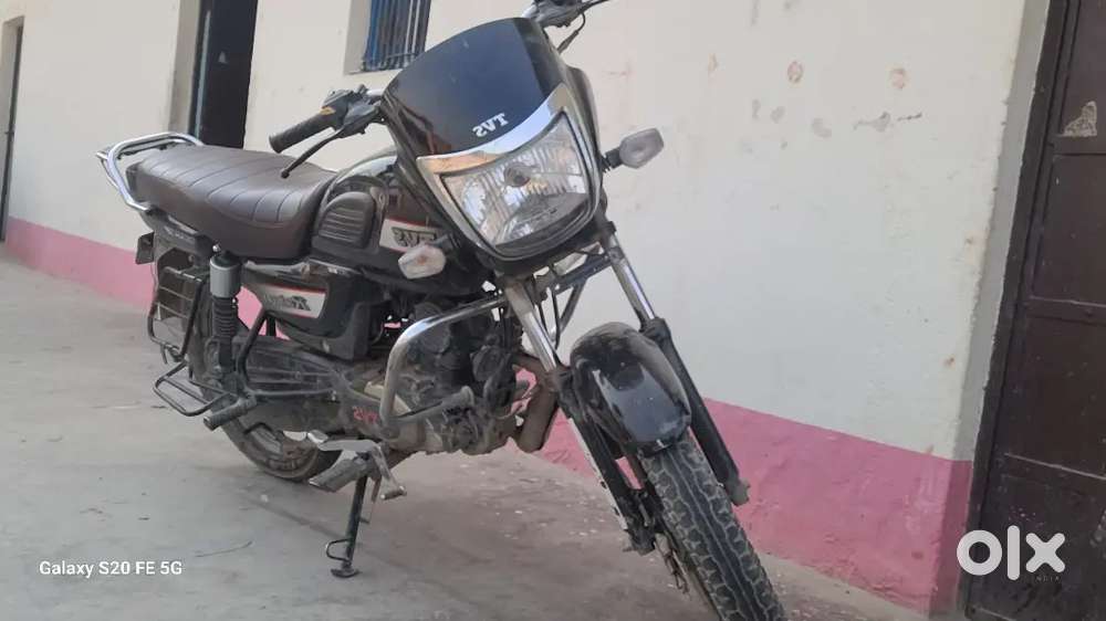 Mujhe kuvch kharidna ha