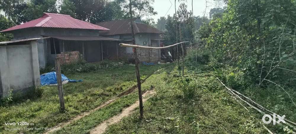 ৫গন্ডা জায়গা অতিসত্তর বিক্রি করা হবে।