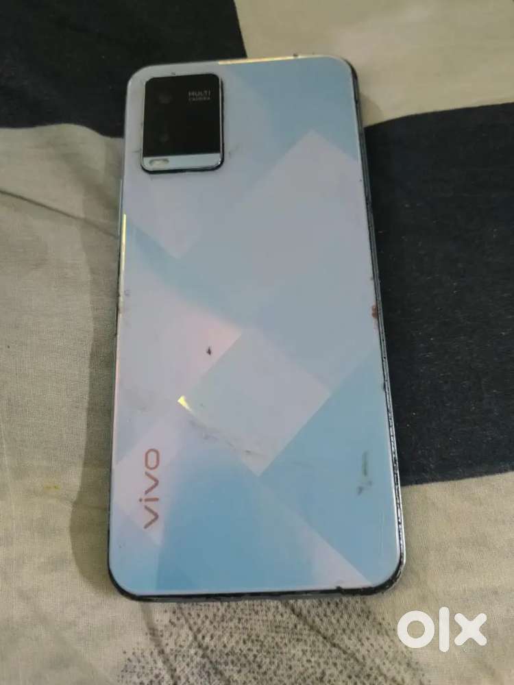 Y 21  4g    4/64.   Back door marcukovali only 200