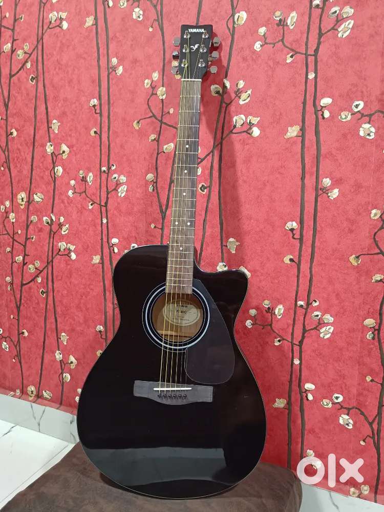 Yamaha FSC80 Guitar
