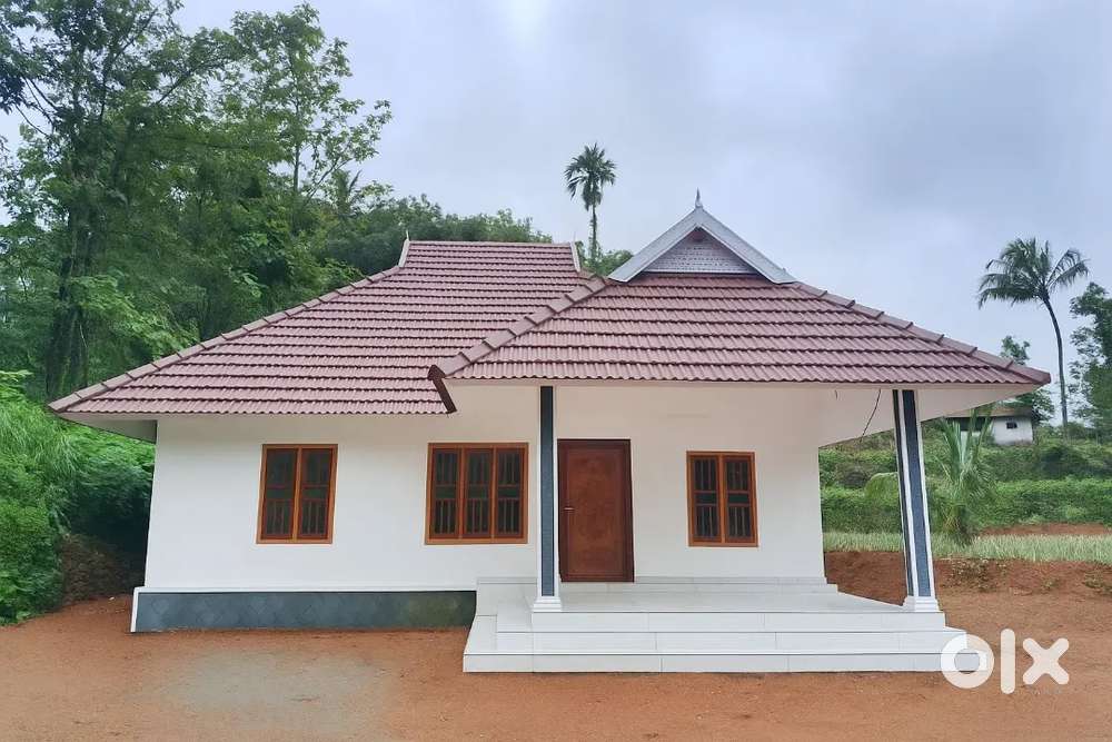 വാഴക്കുളം അടുത് 32 സെന്റ്‌ സ്ഥലവും 3Bhk വീടും വില്പനക്ക്