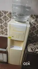 WATER DISPENSER