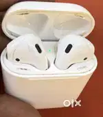 Apple airbuds 2 generation  10 months old