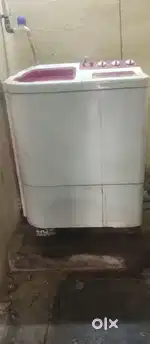 Electrolex semi automatic washing machine