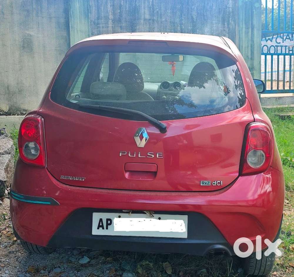 Alloy Wheels, Push button start, Back Wiper, Chilled Auto AC
