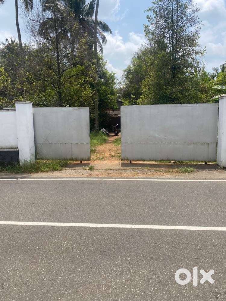 Building suitable for industry,catering, automotive workshop etc