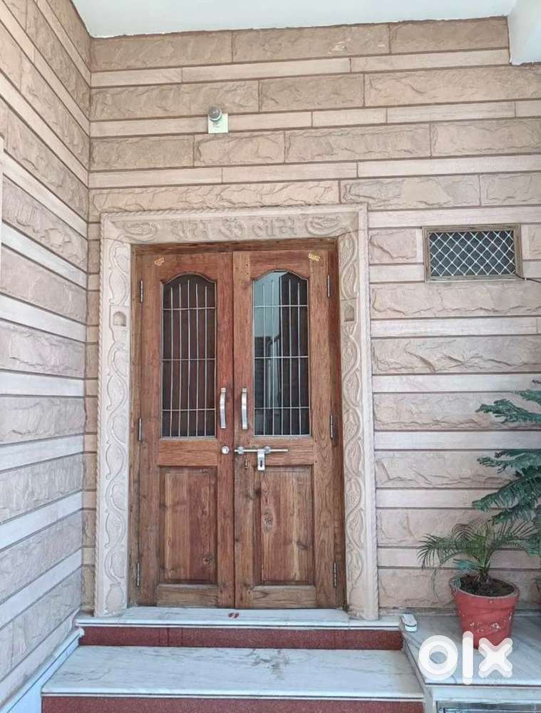 Only family seprate entry gate 2 bhk open kitchen hall open area 30*60