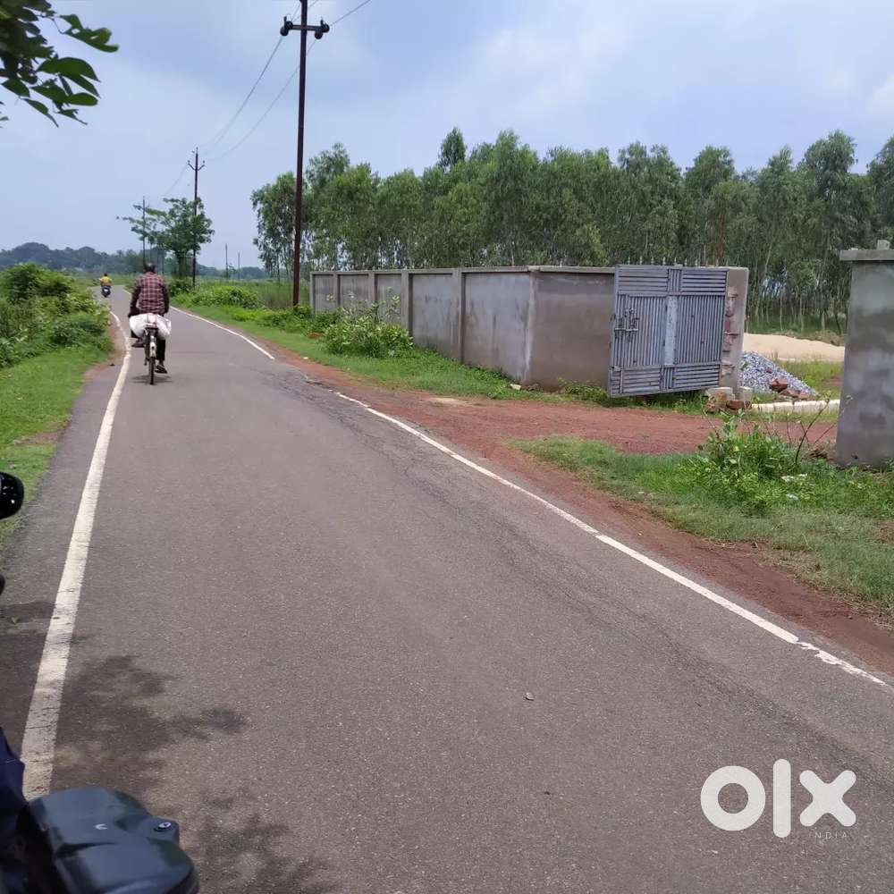 30Feet Road Side Plot Sale