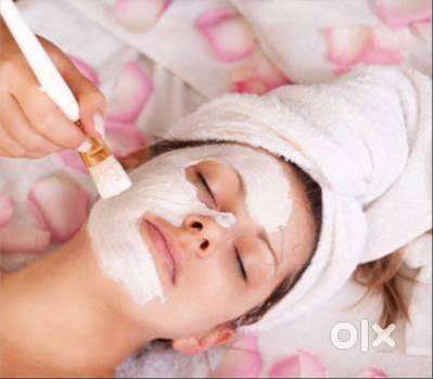 Beauty parlor (beautician)