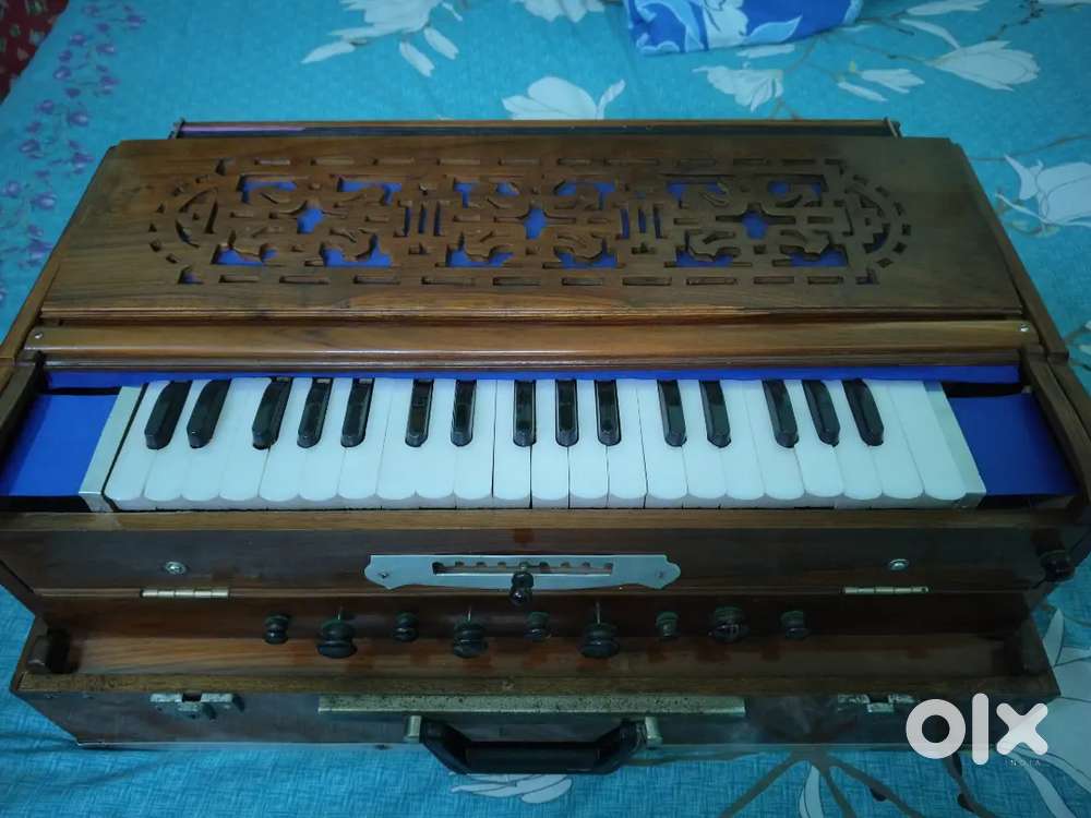 Excellent Changer Harmonium