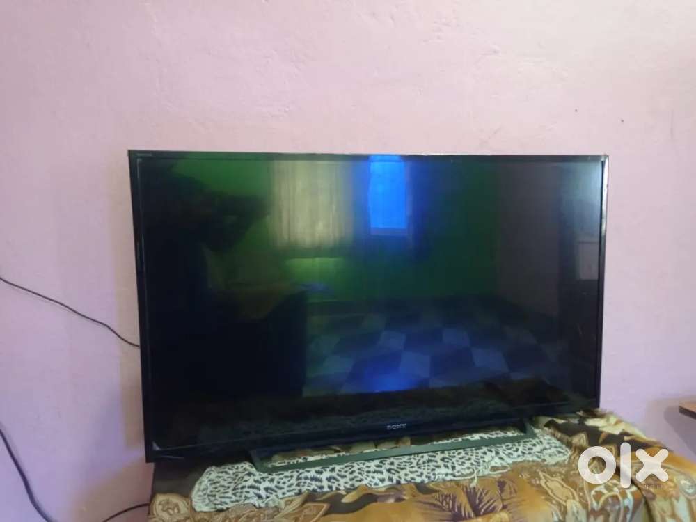 SONY BRAVIA 43 LED TV + FREE FIRE TV STICK EXCELLENT CONDITION