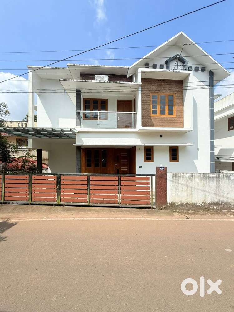4 BHK//FULLY FURNISHED// HOUSE INDEPENDENT