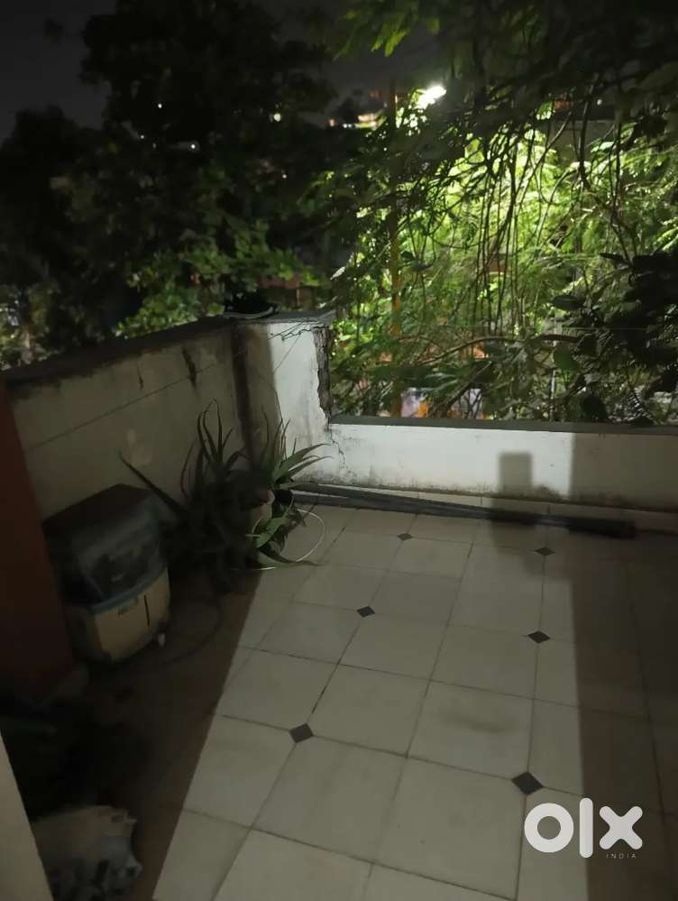 Urgent Vacancy for 1 Male Flatmate in special room