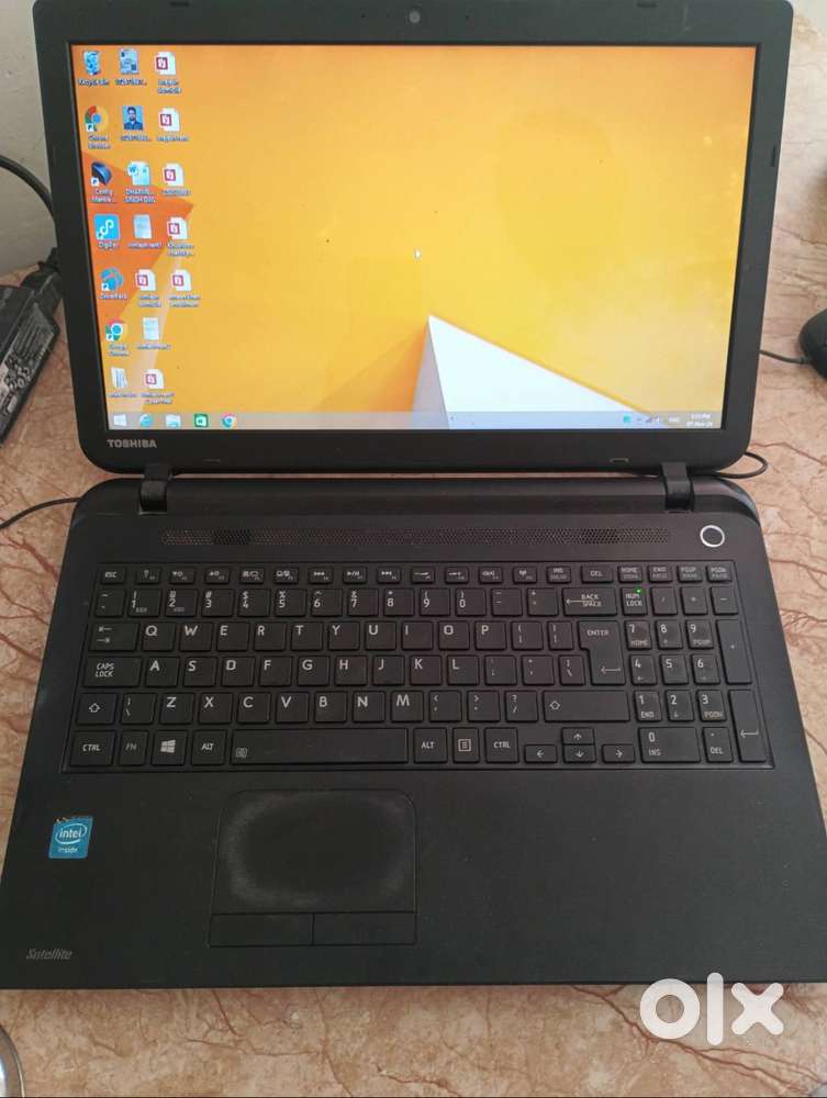 Toshiba Satellite laptop urgent bechna hai