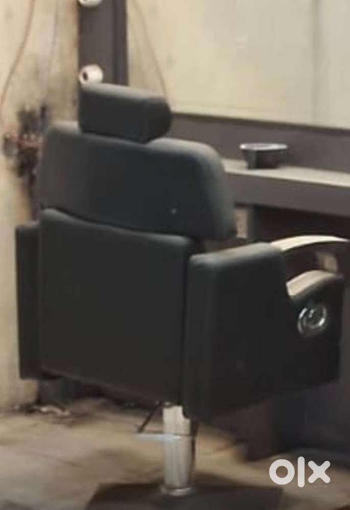 15-18 Beauty Parlour Seats in Great Condition (Unused)