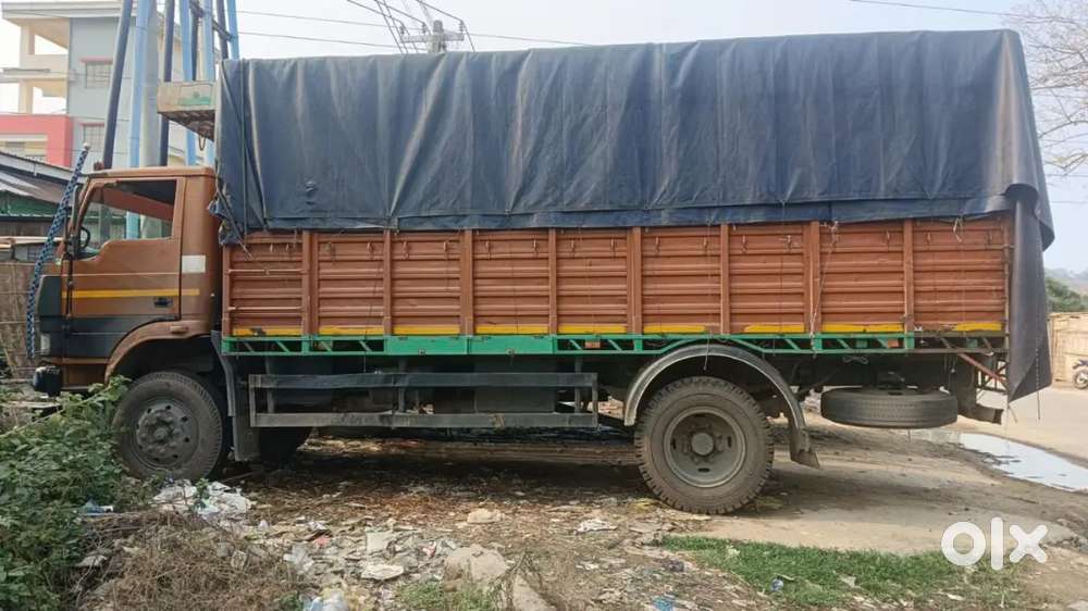 Tata truck 6 Wheeler 1412.BS4.19ft 10200KG pasing.