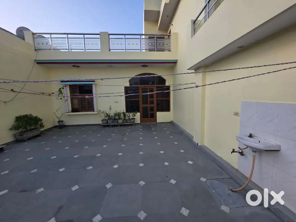 3 room set available with lobby and independent open terrace